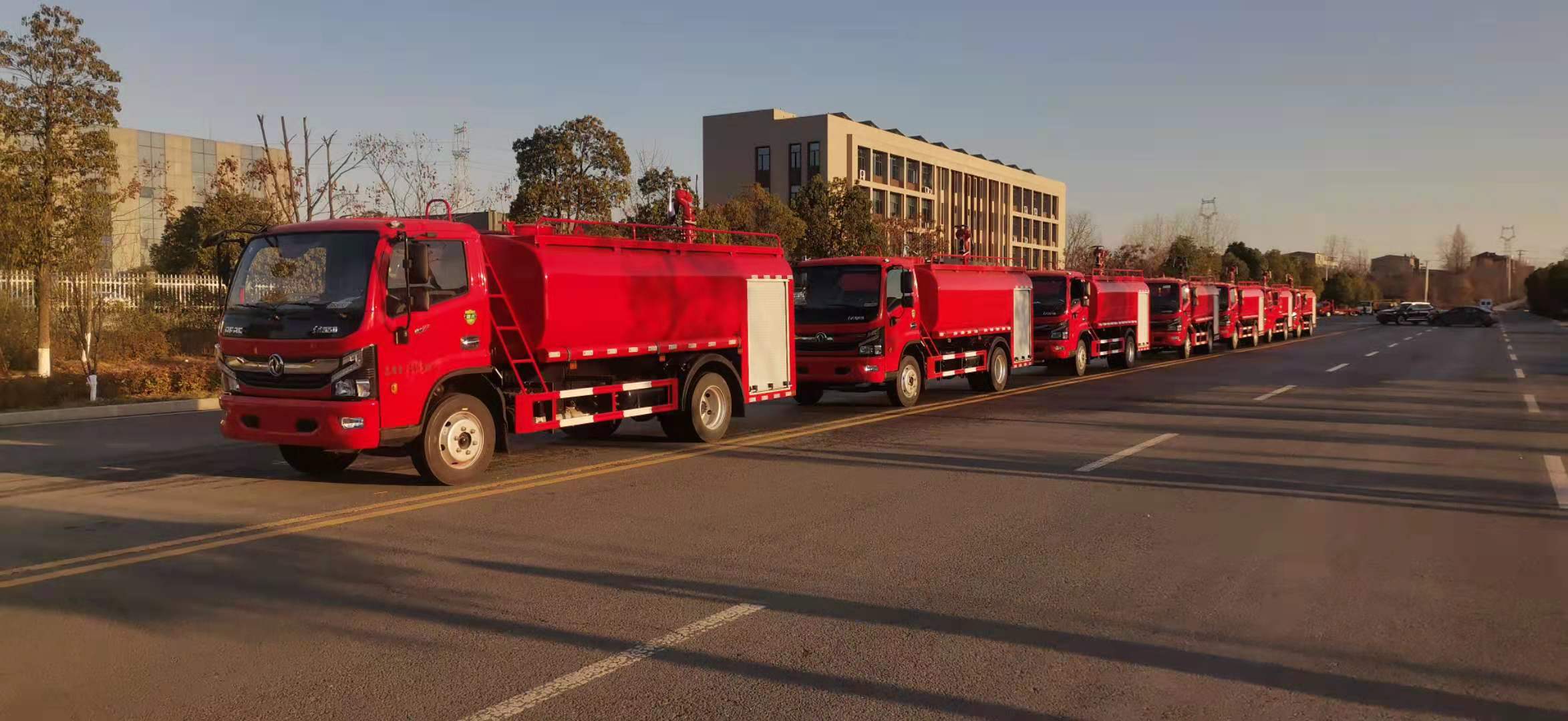 7噸供水車發(fā)車