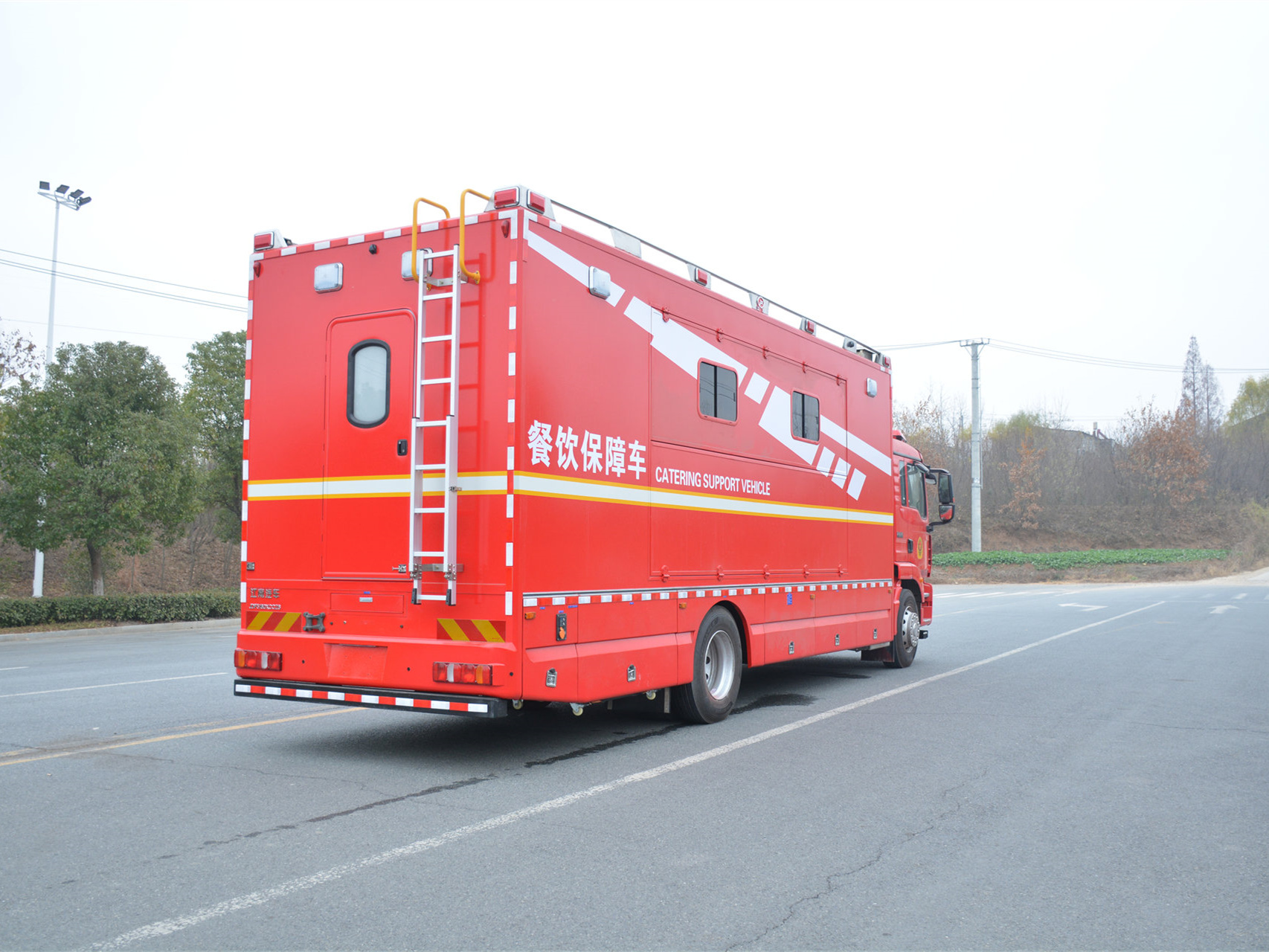 后勤保障餐車
