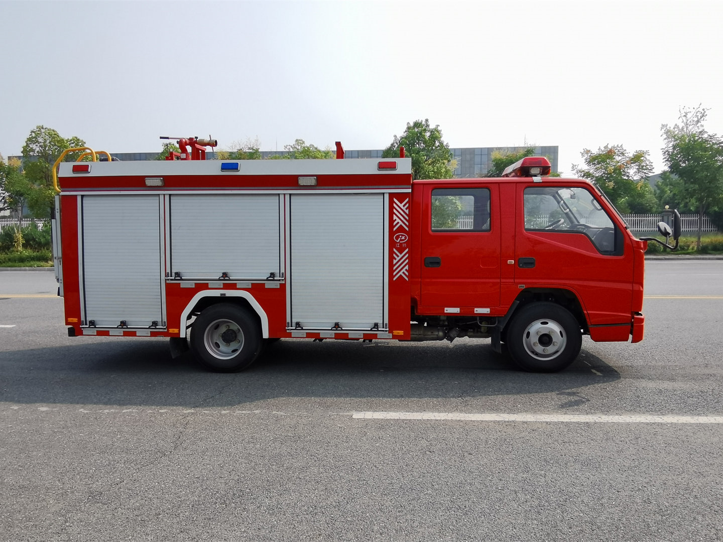 江鈴順達1.5噸水罐消防車
