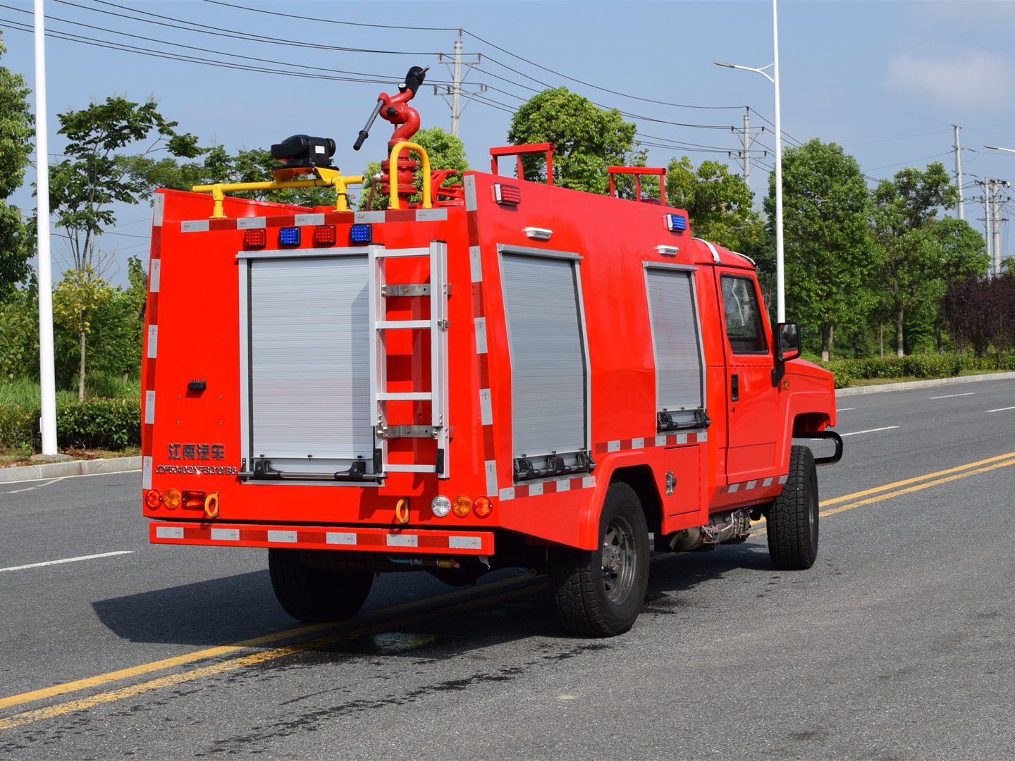 北汽勇士1噸水罐消防車