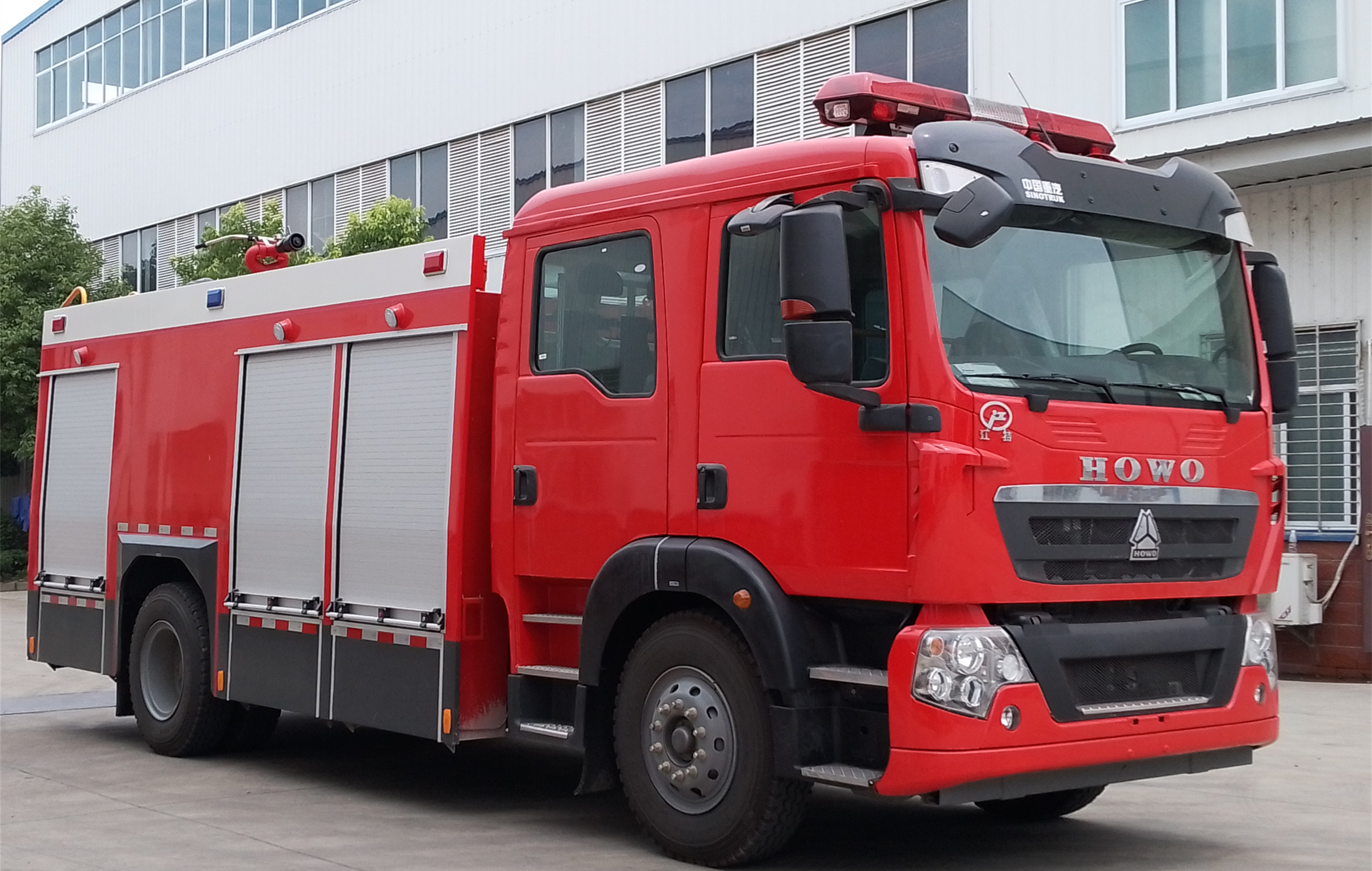 重汽8噸水罐消防車