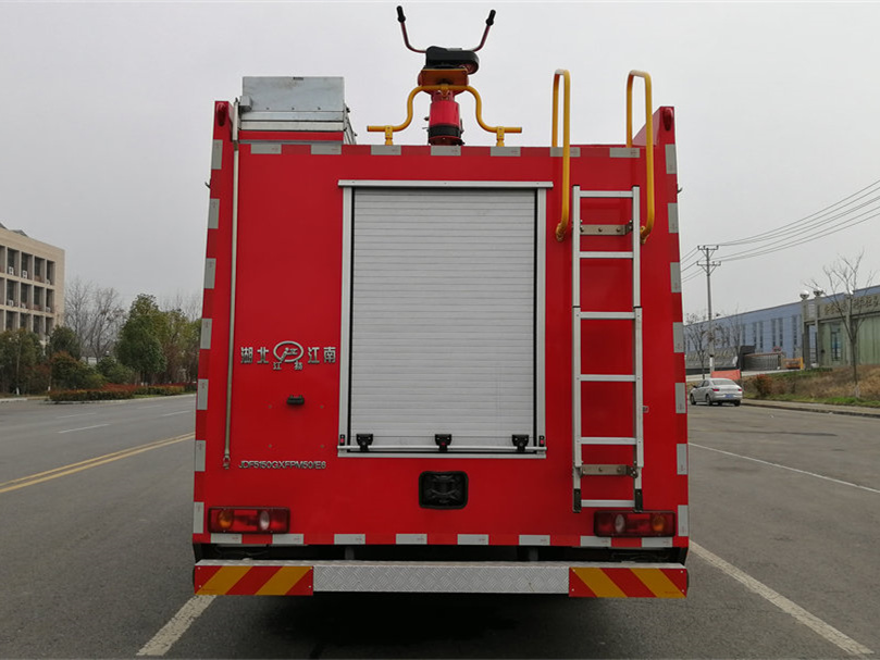 5.5噸東風(fēng)泡沫消防車