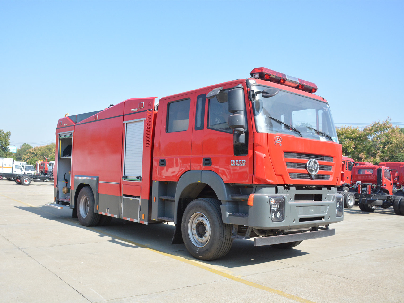 8噸上汽紅巖泡沫消防車