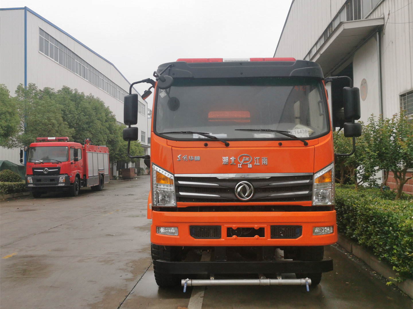 5噸四驅(qū)雙排灑水車(chē)