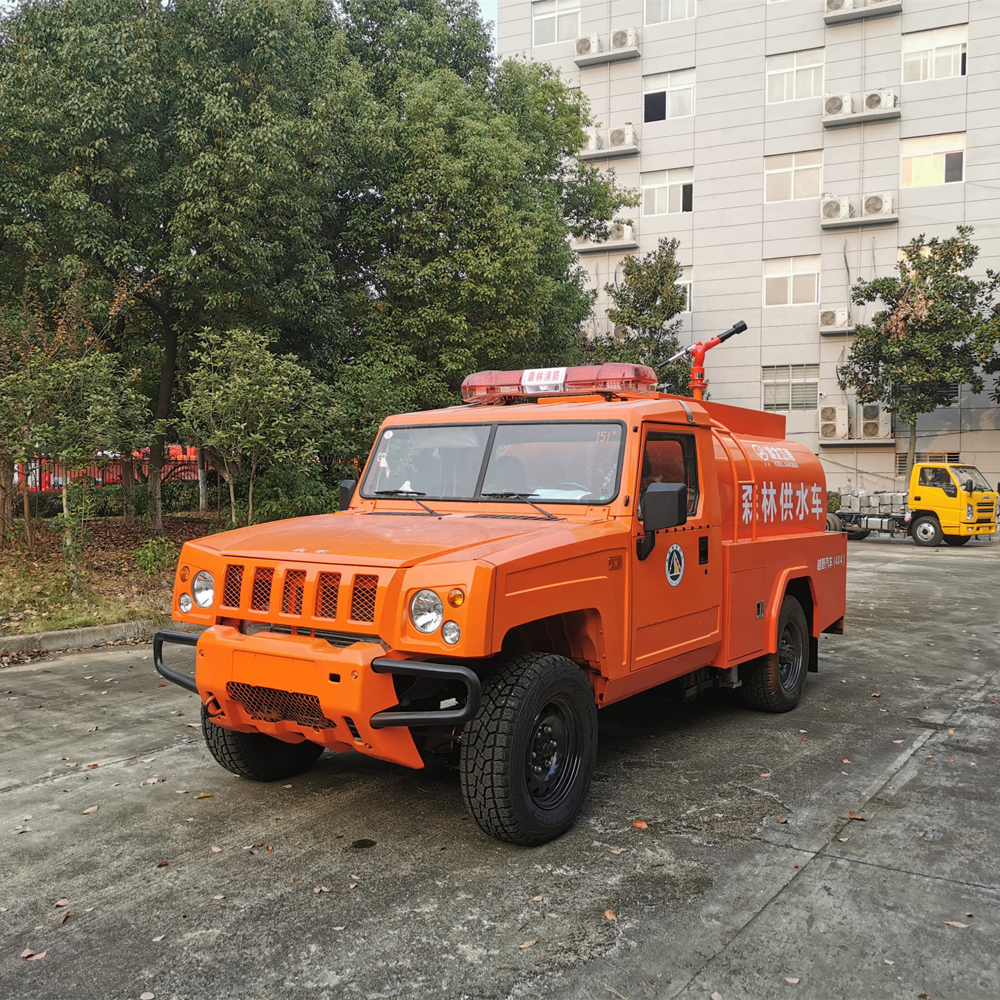 1.66噸四驅單排灑水車